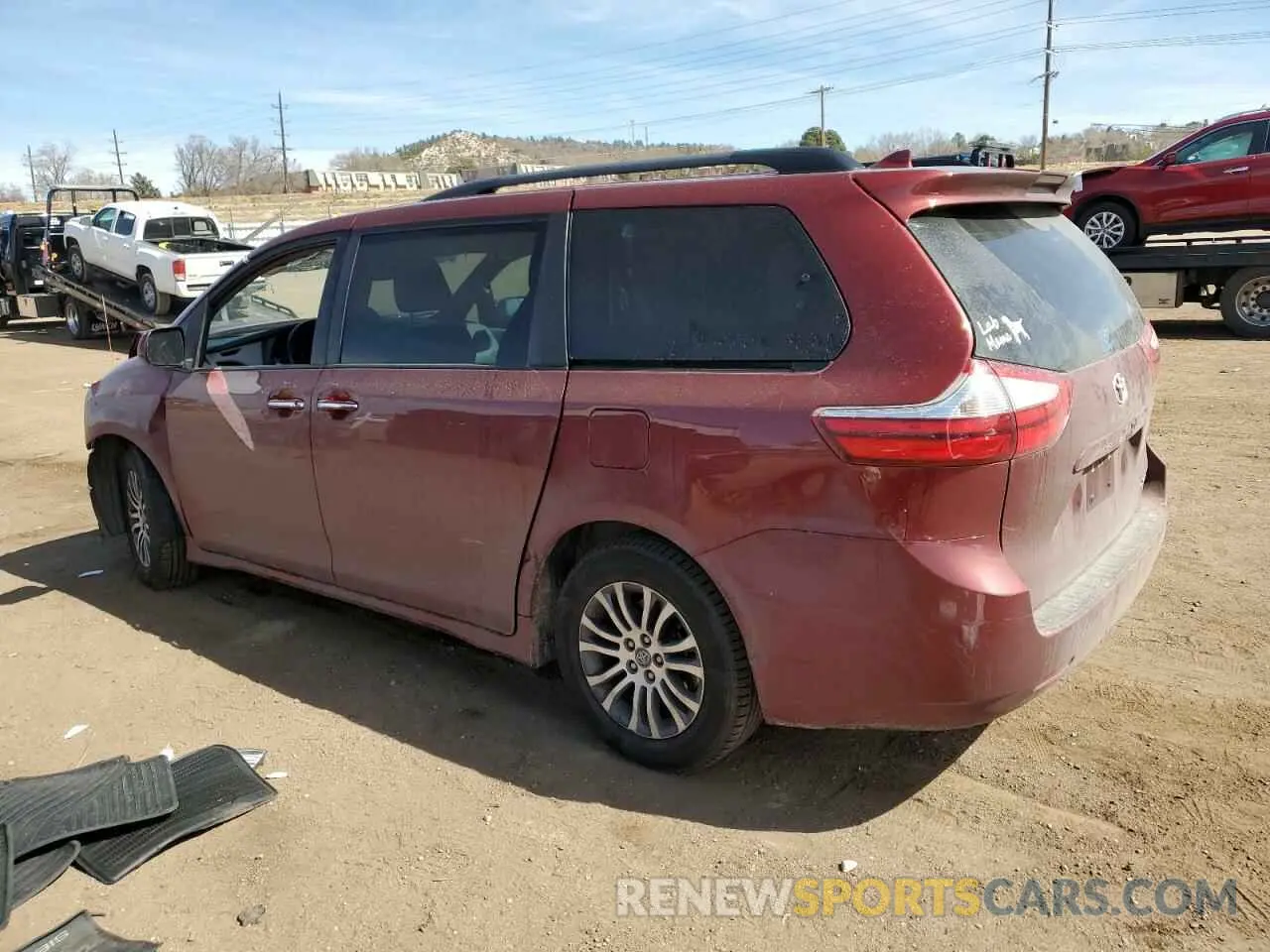 2 Photograph of a damaged car 5TDYZ3DC7KS979403 TOYOTA All Models 2019