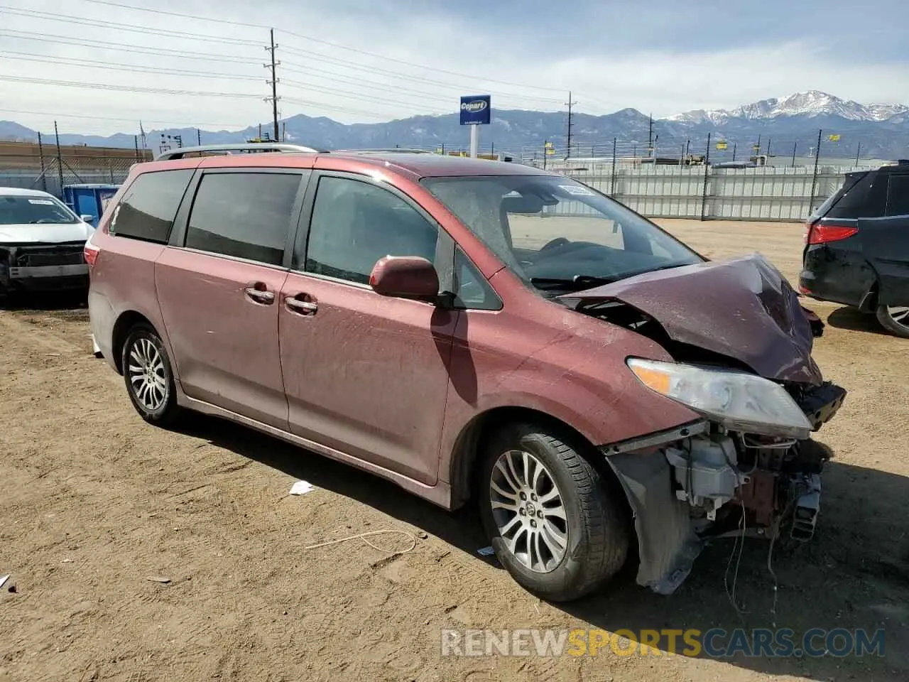 4 Photograph of a damaged car 5TDYZ3DC7KS979403 TOYOTA All Models 2019