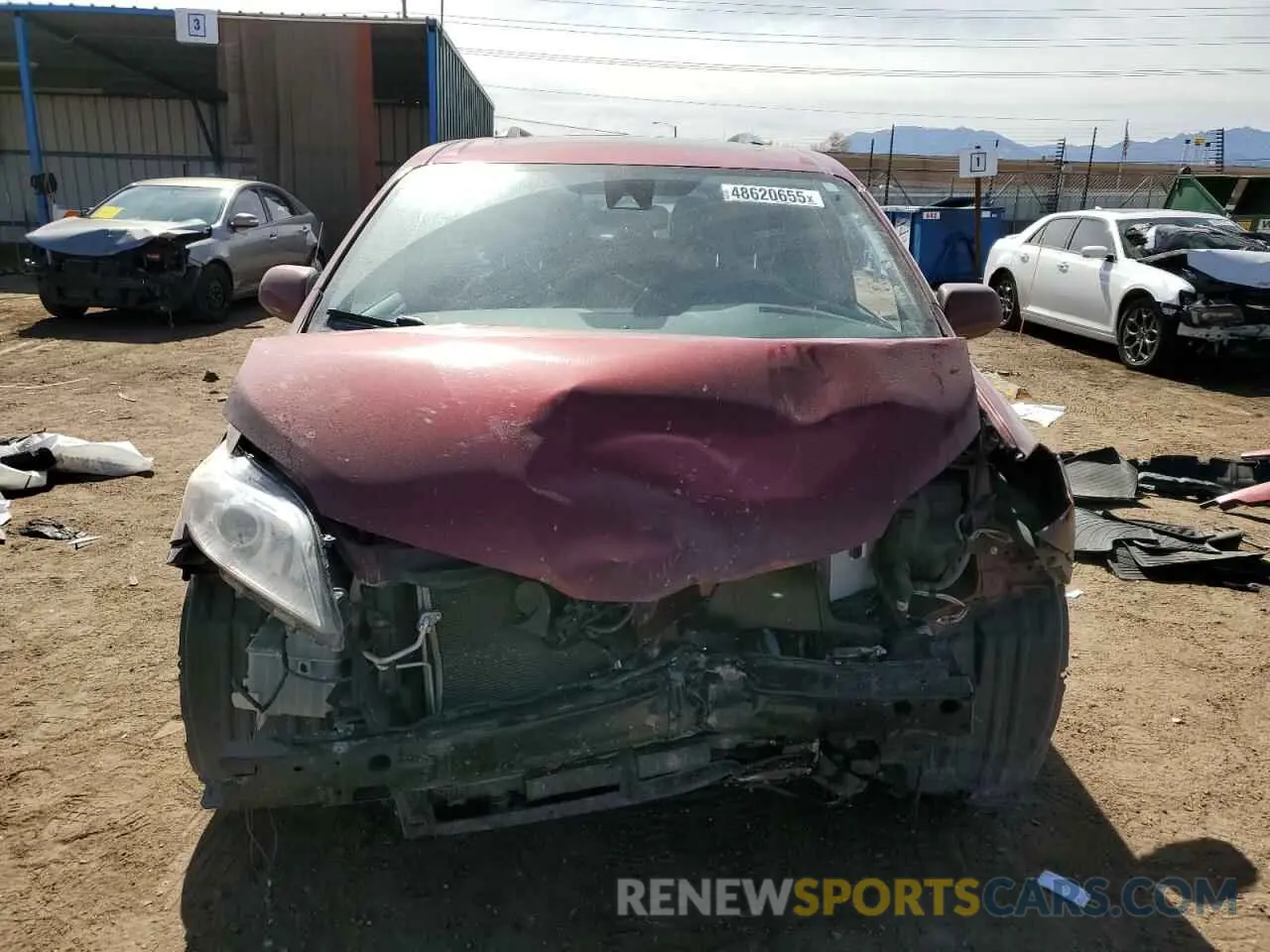 5 Photograph of a damaged car 5TDYZ3DC7KS979403 TOYOTA All Models 2019