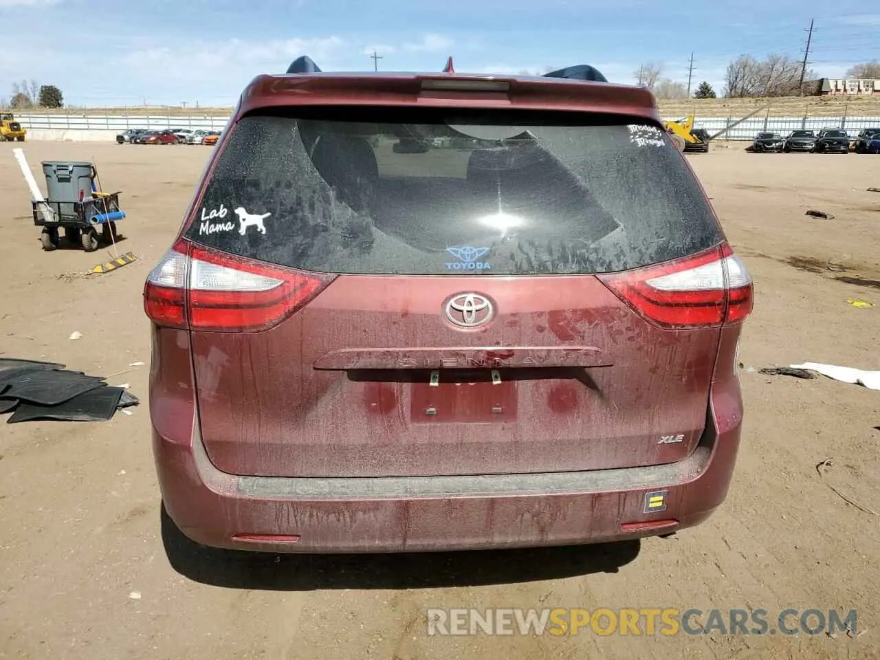 6 Photograph of a damaged car 5TDYZ3DC7KS979403 TOYOTA All Models 2019