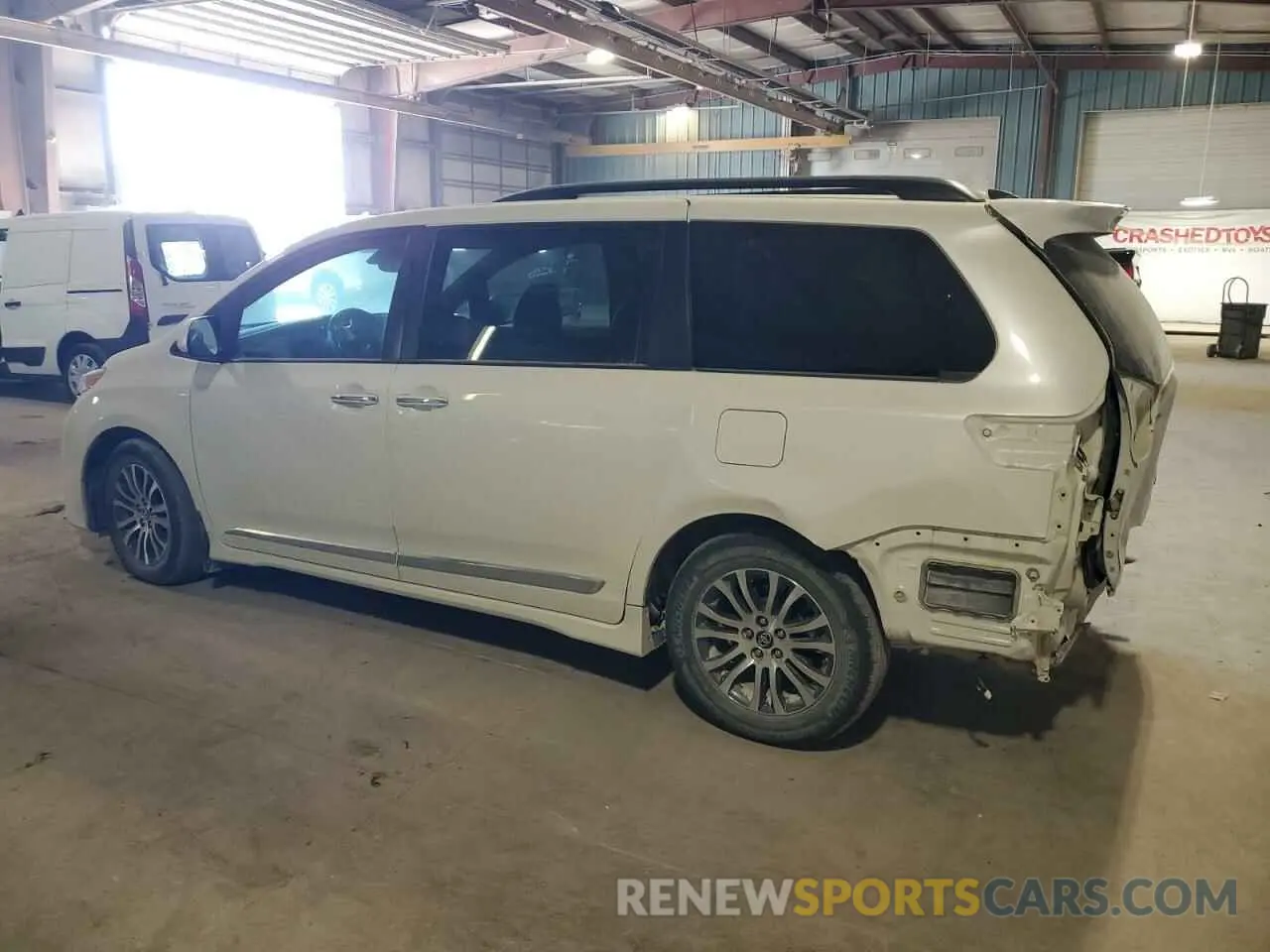 2 Photograph of a damaged car 5TDYZ3DC7KS995469 TOYOTA All Models 2019