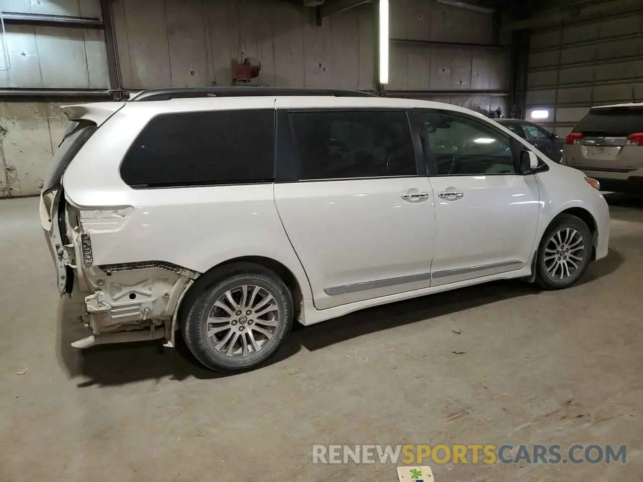 3 Photograph of a damaged car 5TDYZ3DC7KS995469 TOYOTA All Models 2019