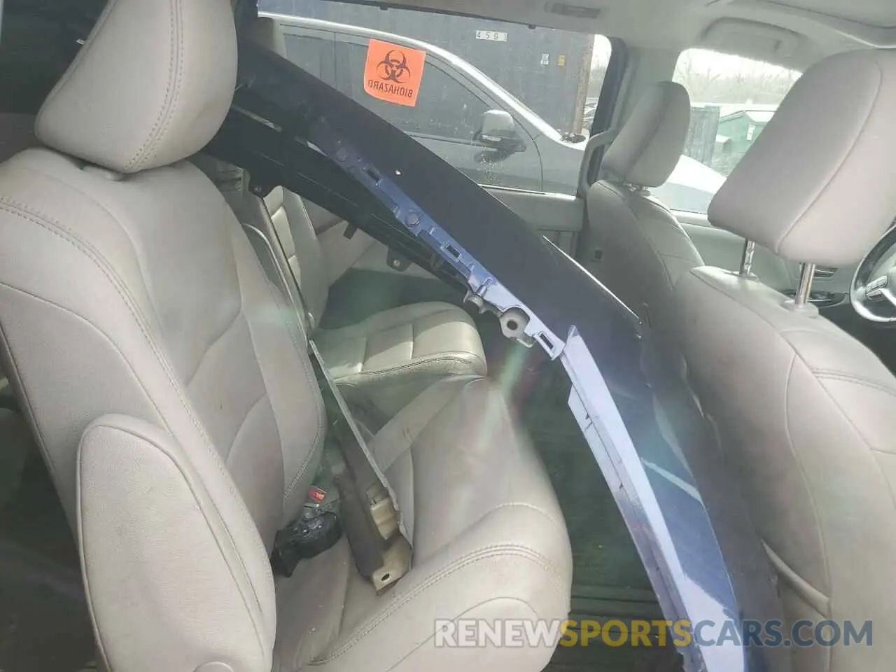 11 Photograph of a damaged car 5TDYZ3DC8KS020902 TOYOTA All Models 2019