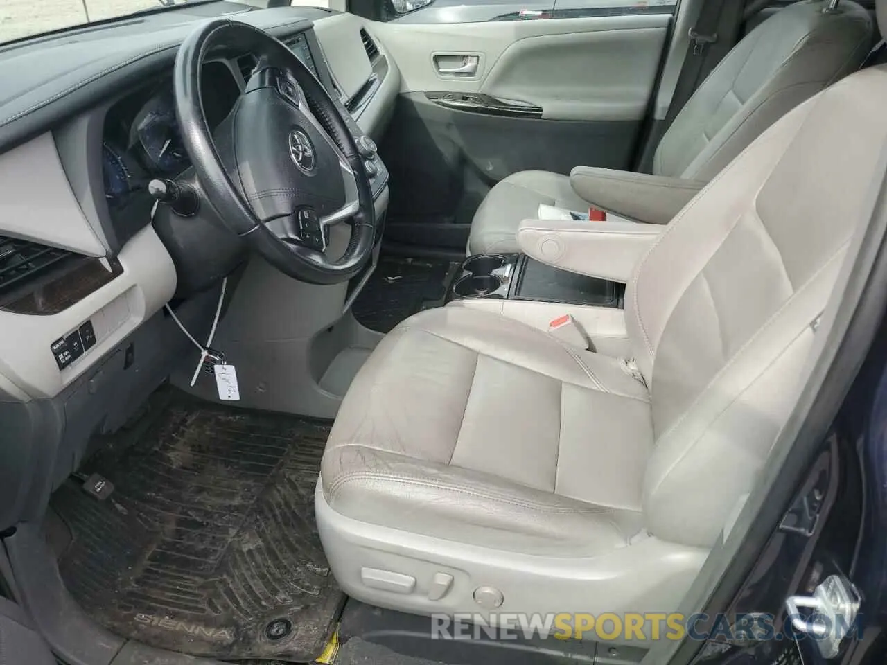 7 Photograph of a damaged car 5TDYZ3DC8KS020902 TOYOTA All Models 2019