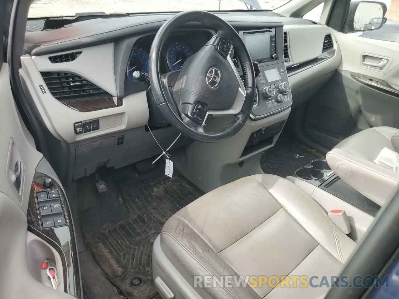 8 Photograph of a damaged car 5TDYZ3DC8KS020902 TOYOTA All Models 2019