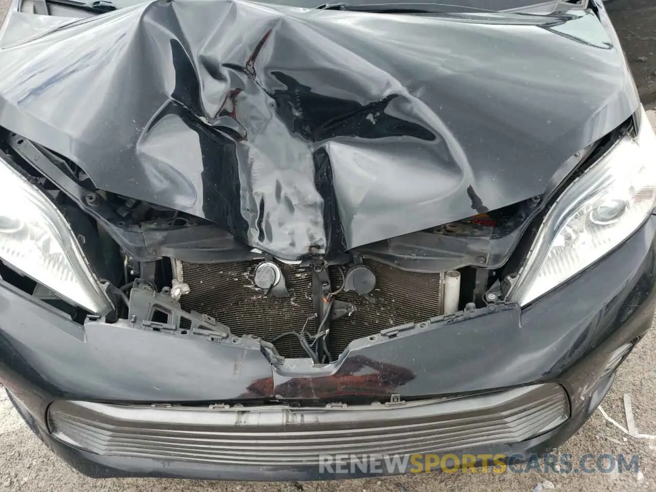 13 Photograph of a damaged car 5TDYZ3DC8KS978485 TOYOTA All Models 2019