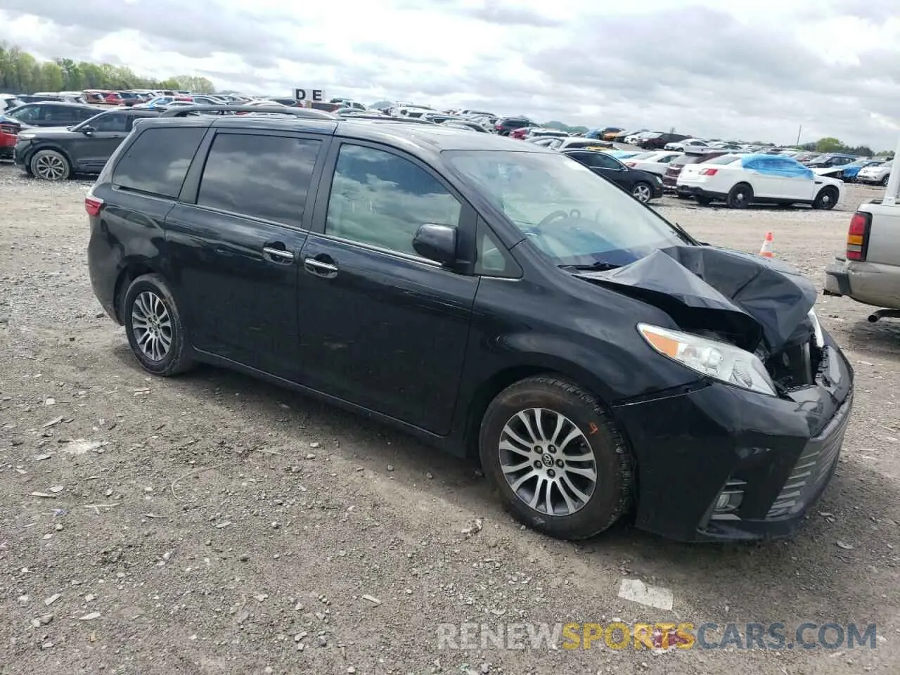 4 Photograph of a damaged car 5TDYZ3DC8KS978485 TOYOTA All Models 2019