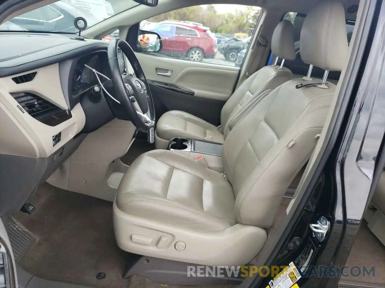 7 Photograph of a damaged car 5TDYZ3DC8KS978485 TOYOTA All Models 2019