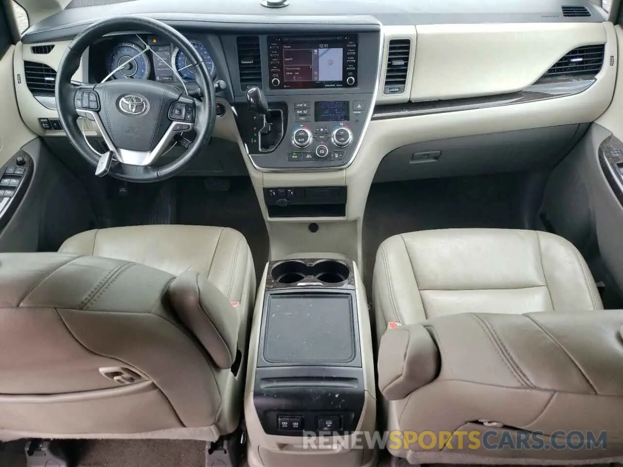 8 Photograph of a damaged car 5TDYZ3DC8KS978485 TOYOTA All Models 2019
