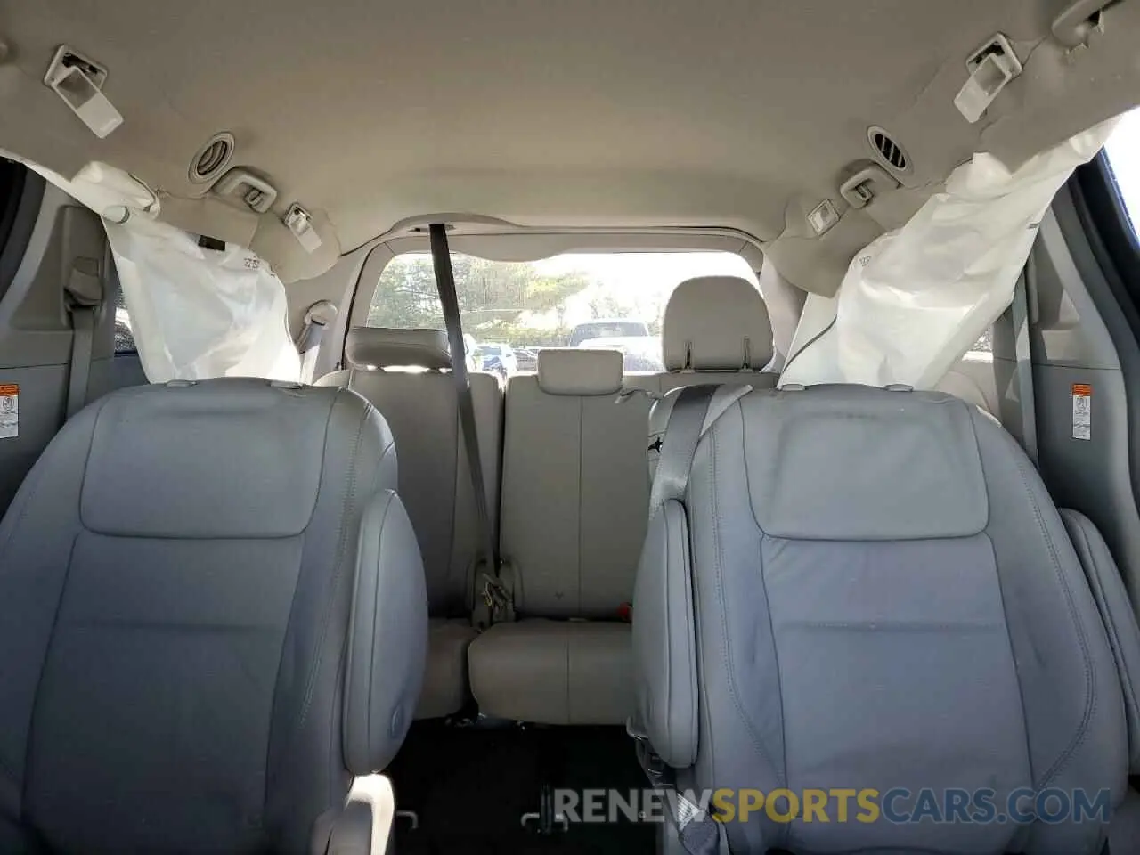10 Photograph of a damaged car 5TDYZ3DC8KS986781 TOYOTA All Models 2019