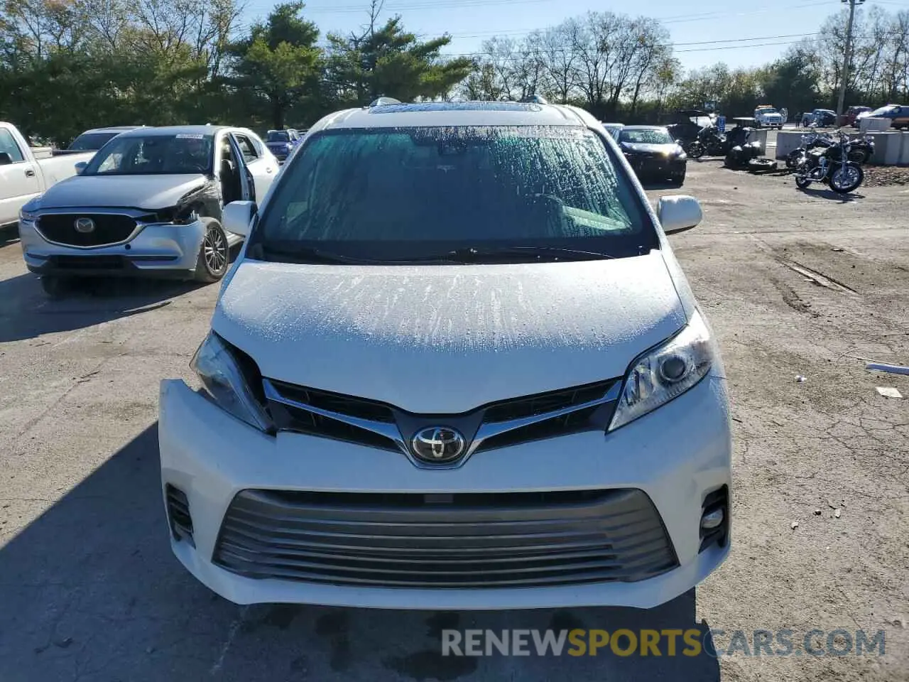 5 Photograph of a damaged car 5TDYZ3DC8KS986781 TOYOTA All Models 2019