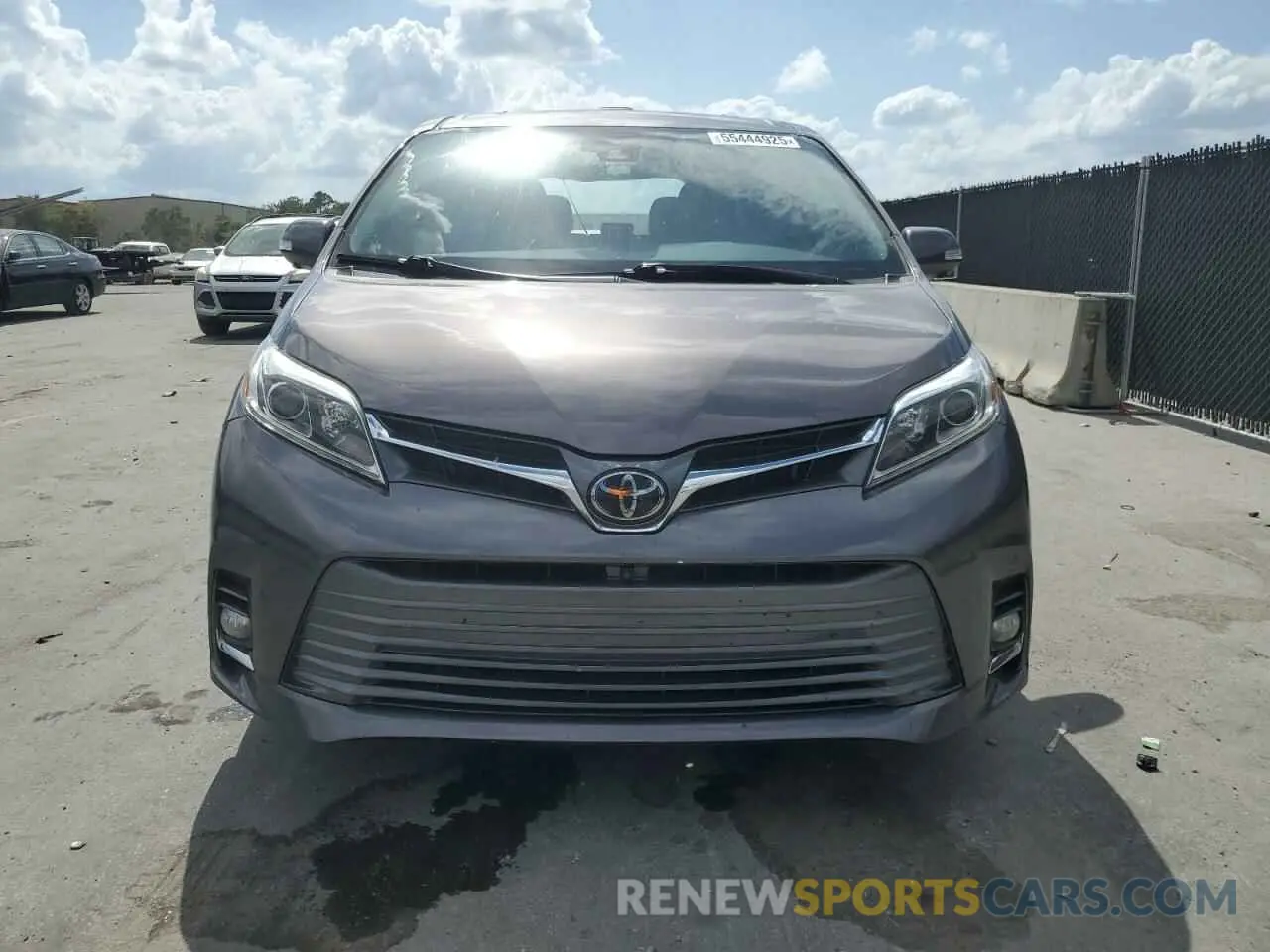 5 Photograph of a damaged car 5TDYZ3DC9KS976972 TOYOTA All Models 2019