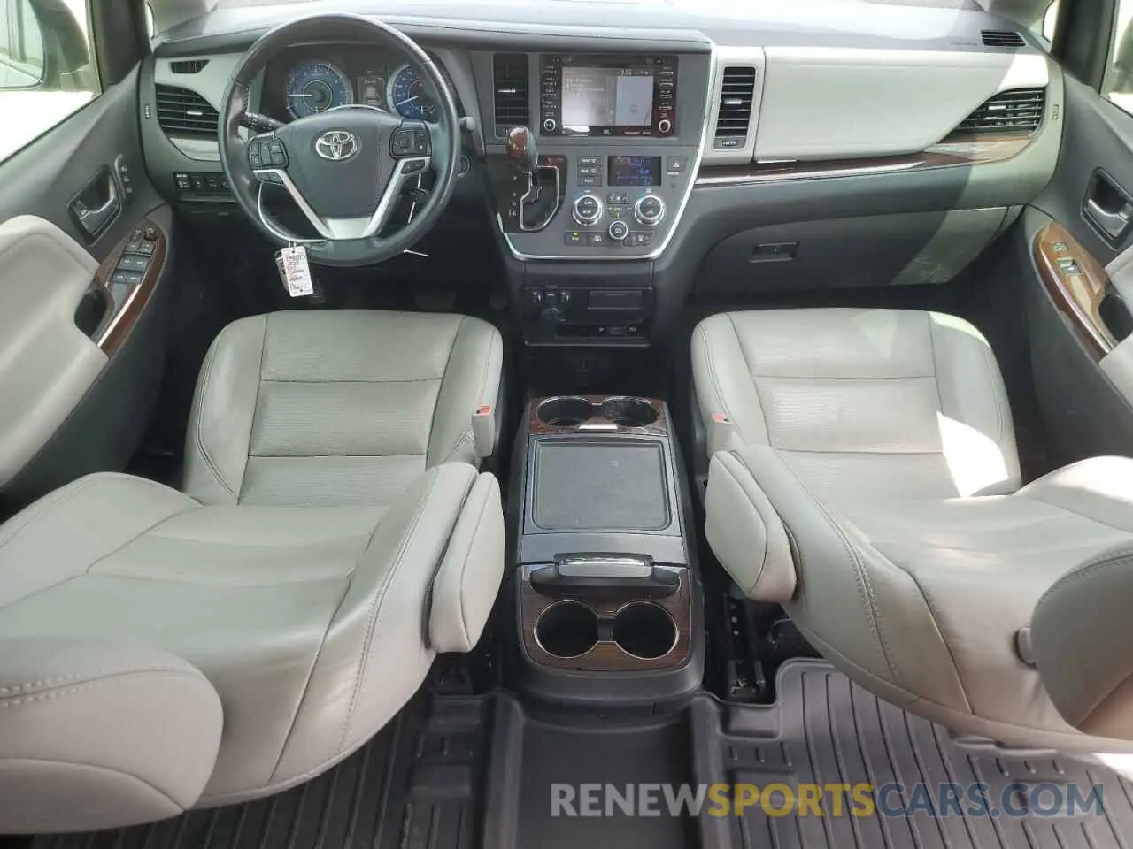 8 Photograph of a damaged car 5TDYZ3DC9KS976972 TOYOTA All Models 2019
