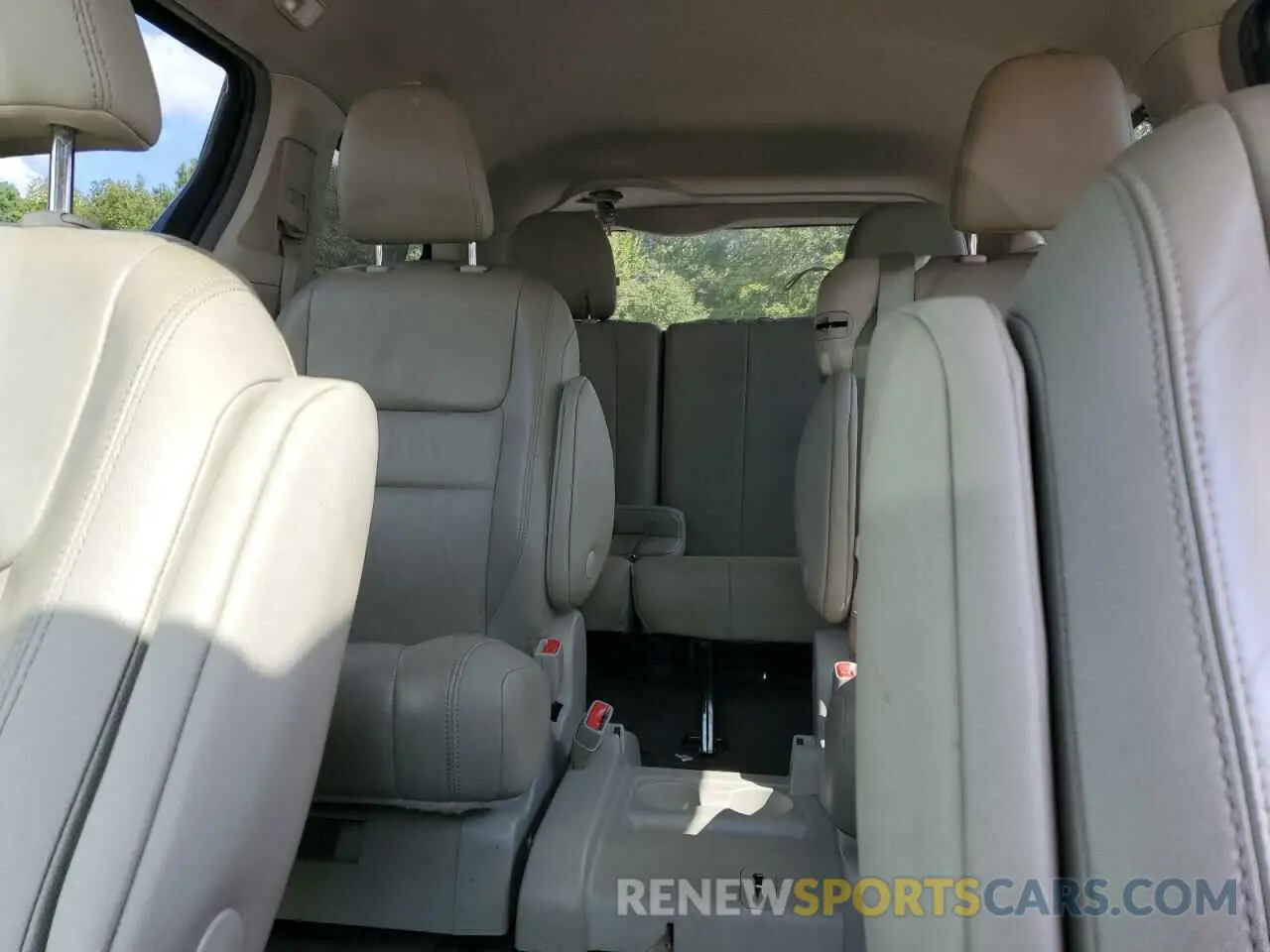 10 Photograph of a damaged car 5TDYZ3DC9KS986529 TOYOTA All Models 2019