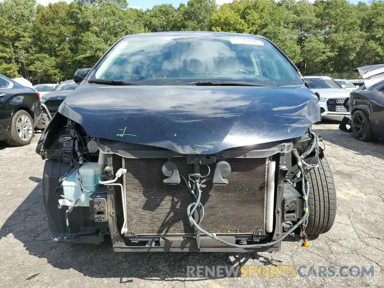 5 Photograph of a damaged car 5TDYZ3DC9KS986529 TOYOTA All Models 2019