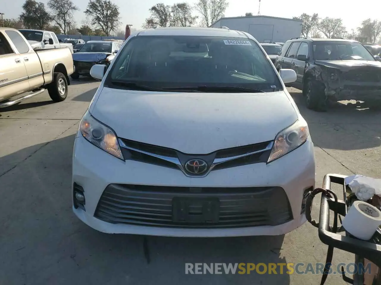 5 Photograph of a damaged car 5TDYZ3DCXKS018911 TOYOTA All Models 2019