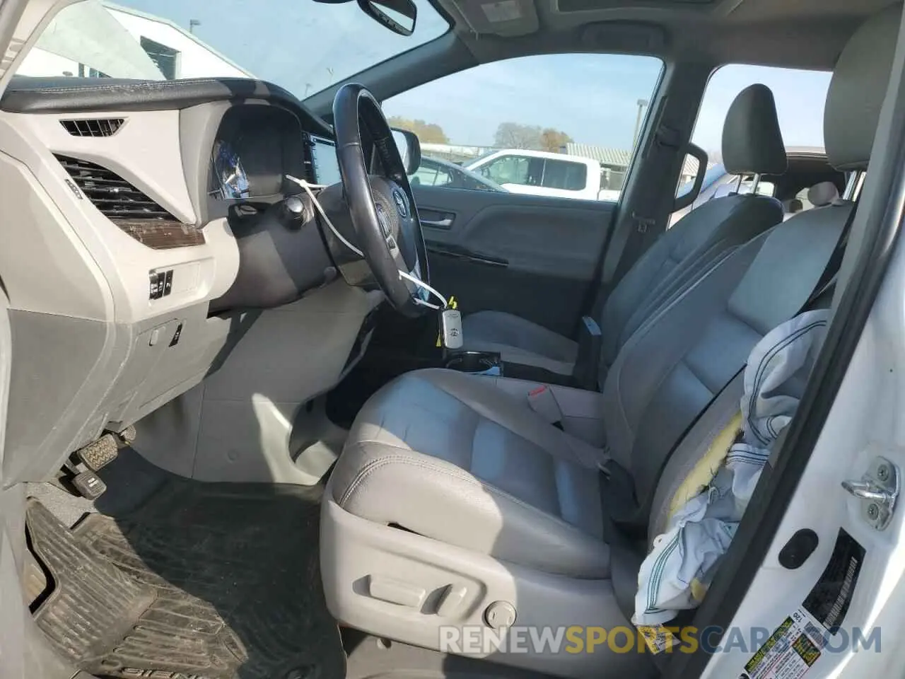 7 Photograph of a damaged car 5TDYZ3DCXKS018911 TOYOTA All Models 2019