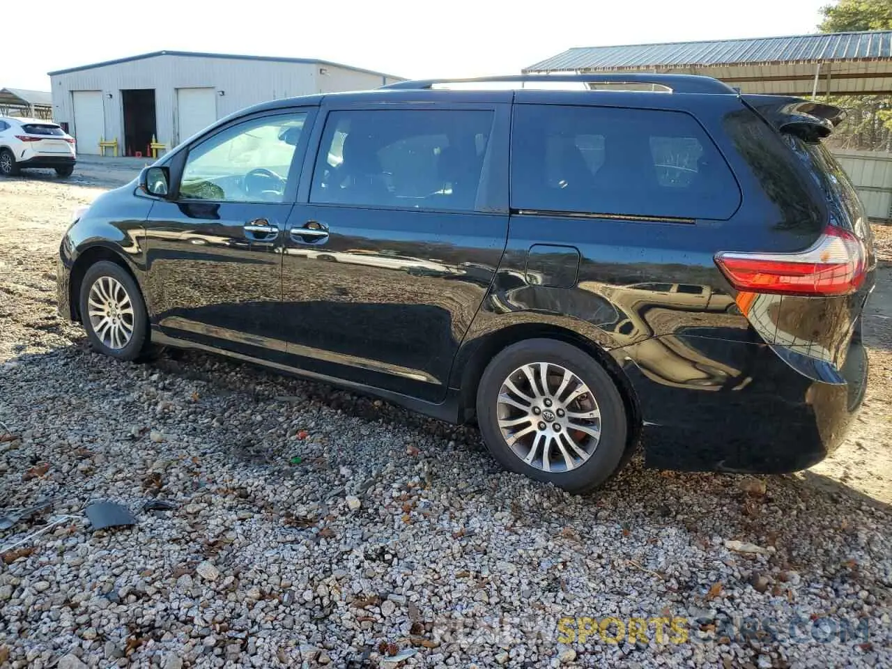 2 Photograph of a damaged car 5TDYZ3DCXKS989679 TOYOTA All Models 2019