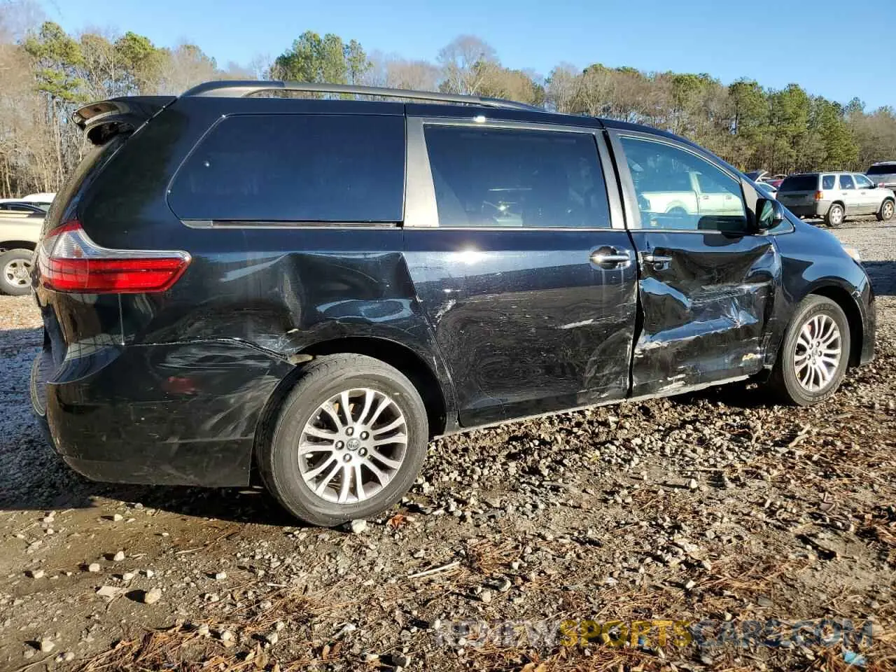 3 Photograph of a damaged car 5TDYZ3DCXKS989679 TOYOTA All Models 2019
