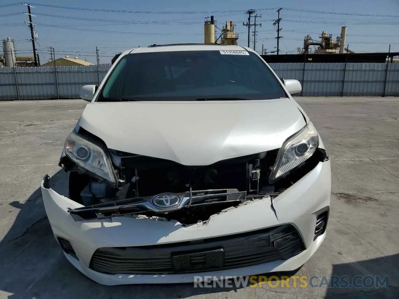 5 Photograph of a damaged car 5TDYZ3DCXKS997992 TOYOTA All Models 2019