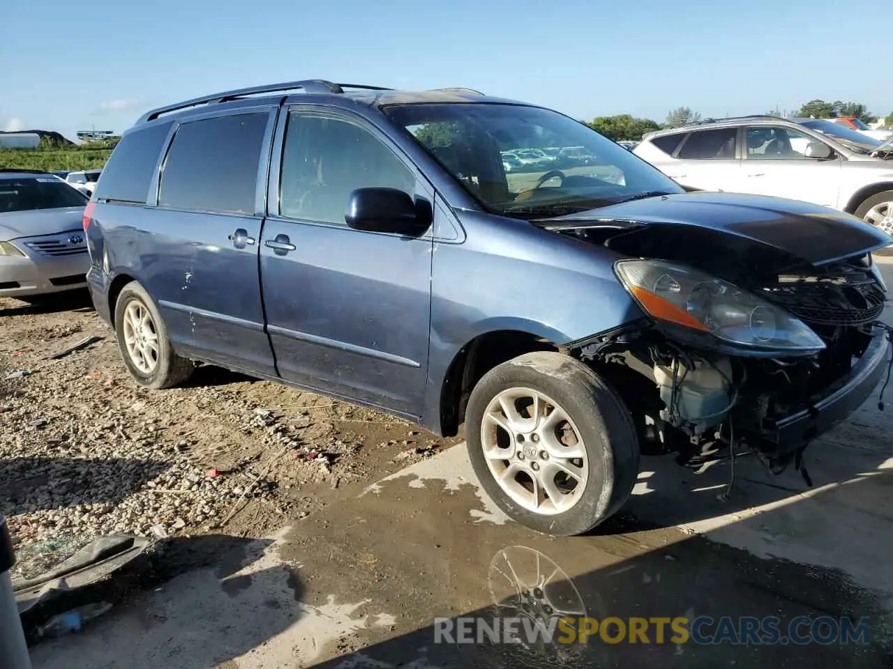 4 Photograph of a damaged car 5TDZA22C16S479137 TOYOTA All Models 2019