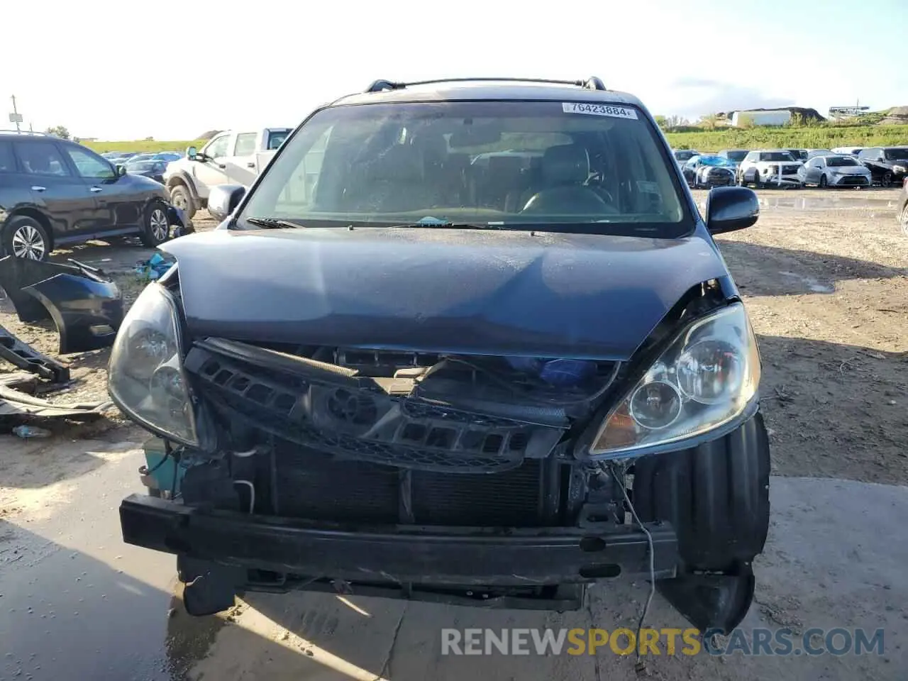 5 Photograph of a damaged car 5TDZA22C16S479137 TOYOTA All Models 2019