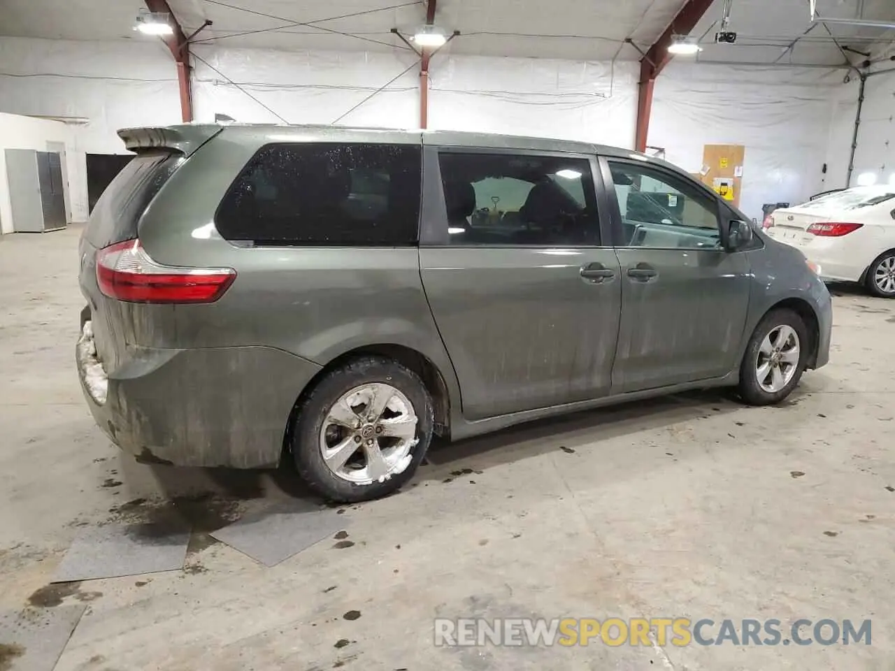 3 Photograph of a damaged car 5TDZZ3DC0KS993549 TOYOTA All Models 2019
