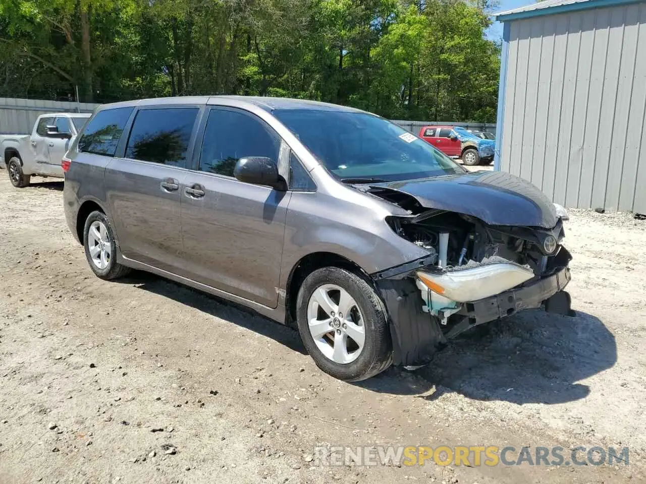 4 Photograph of a damaged car 5TDZZ3DC1KS991616 TOYOTA All Models 2019