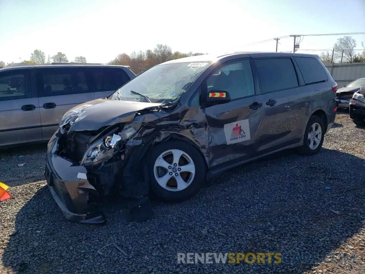 1 Photograph of a damaged car 5TDZZ3DC2KS989647 TOYOTA All Models 2019