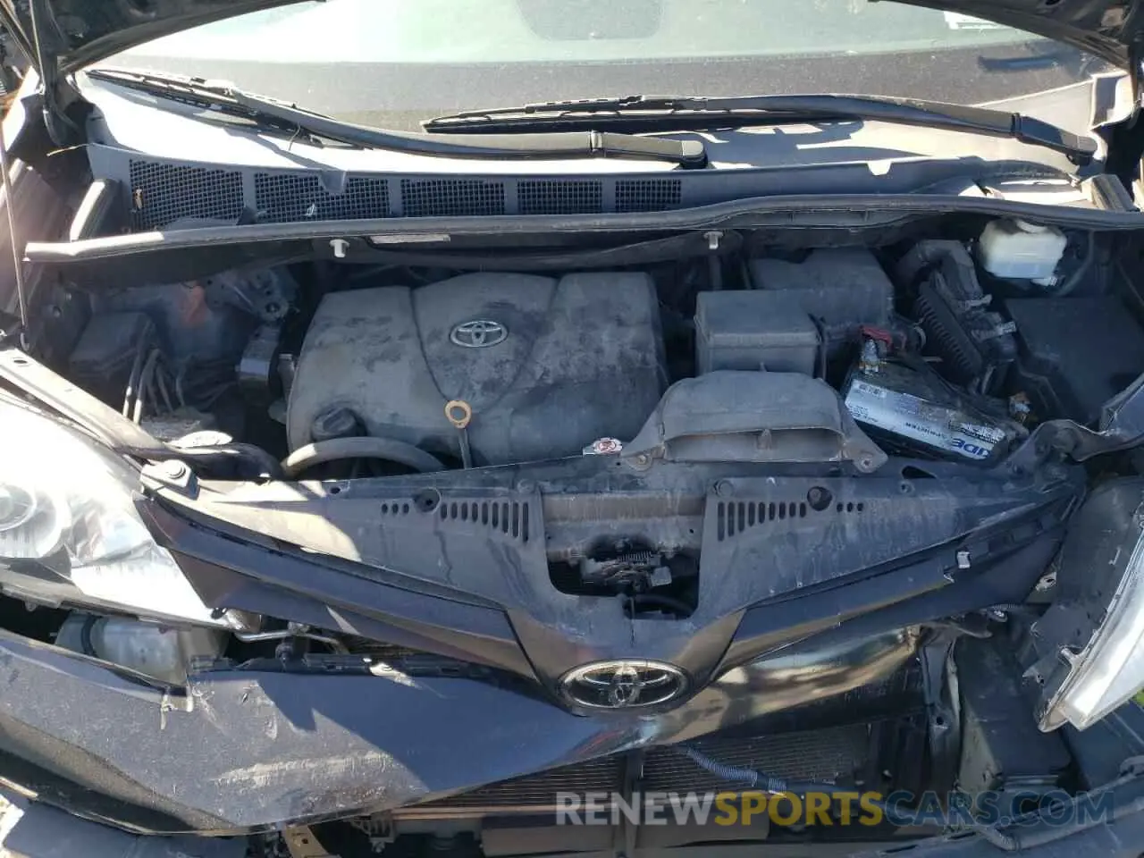 12 Photograph of a damaged car 5TDZZ3DC3KS012002 TOYOTA All Models 2019