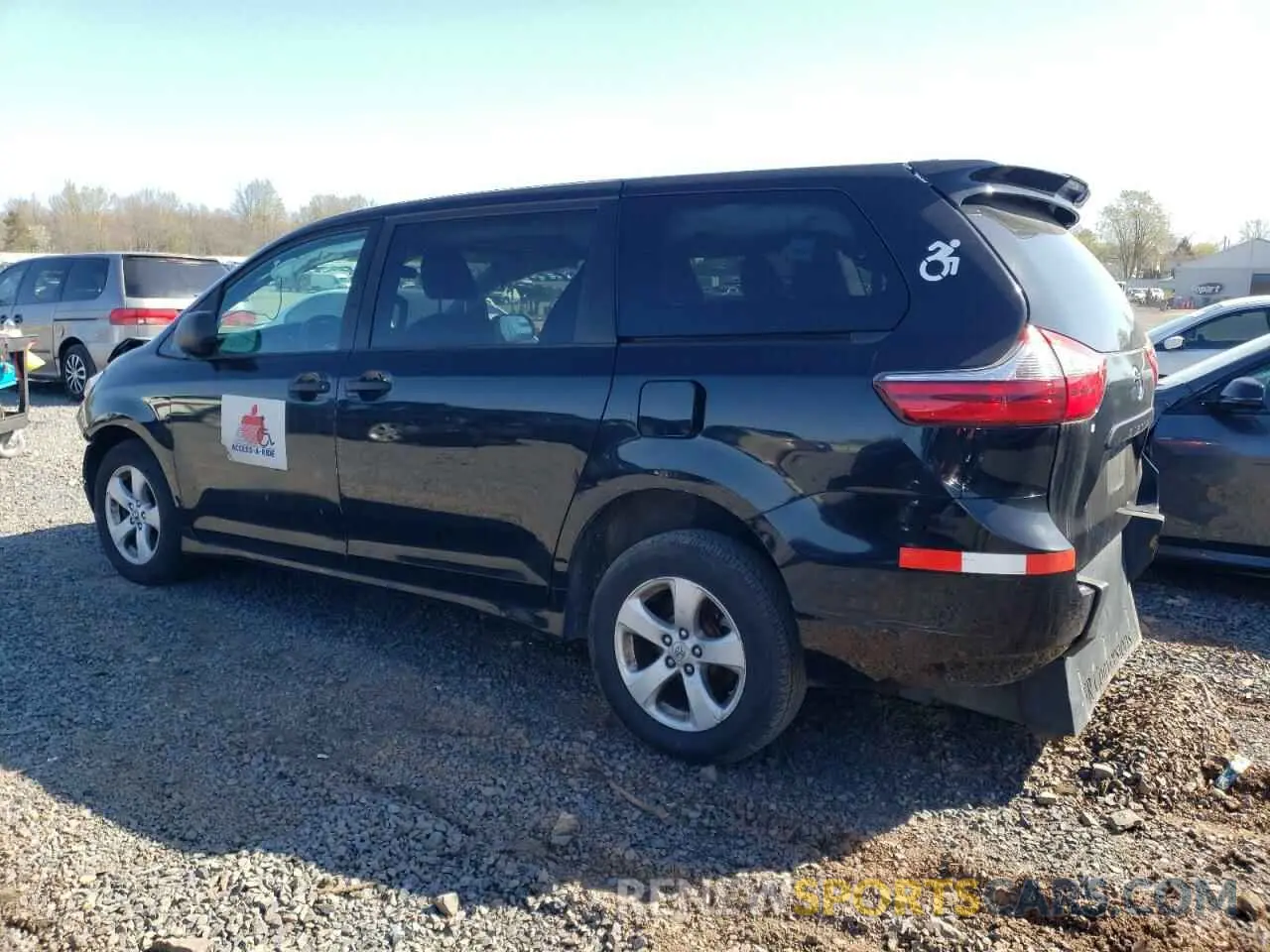 2 Photograph of a damaged car 5TDZZ3DC3KS012002 TOYOTA All Models 2019