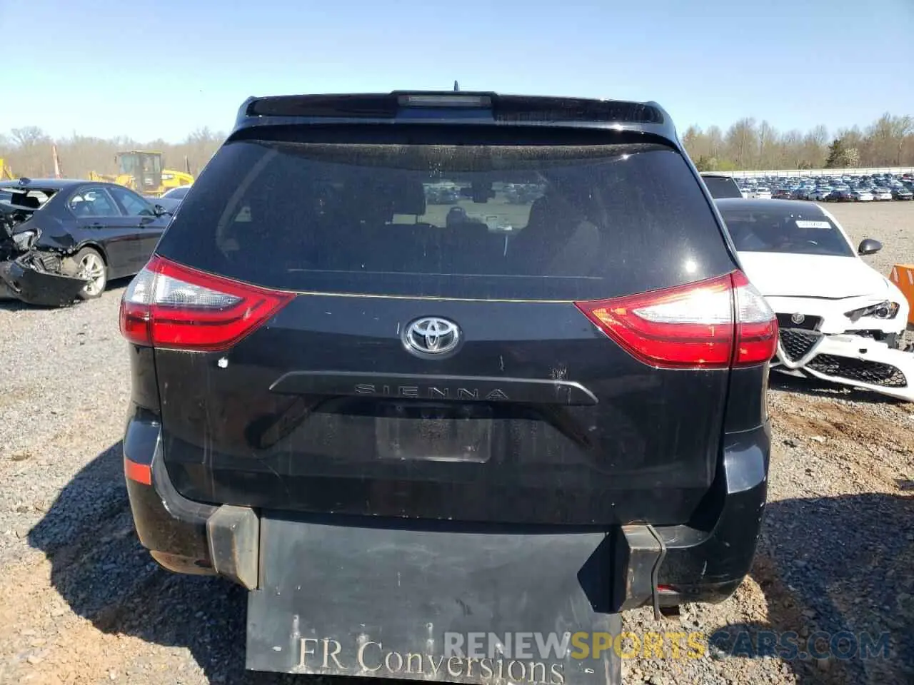 6 Photograph of a damaged car 5TDZZ3DC3KS012002 TOYOTA All Models 2019