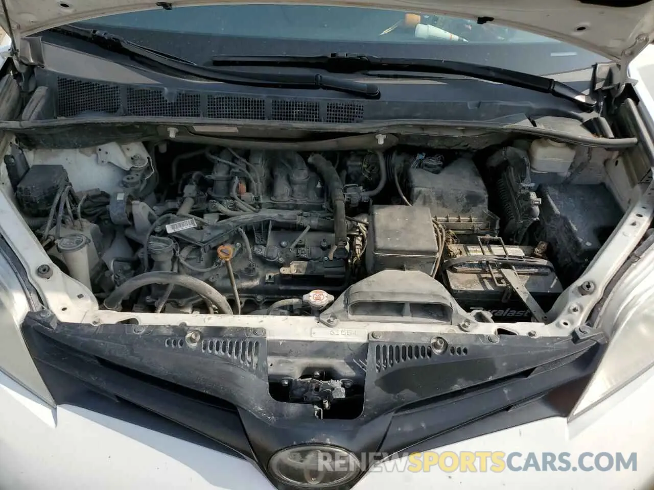 12 Photograph of a damaged car 5TDZZ3DC4KS008203 TOYOTA All Models 2019