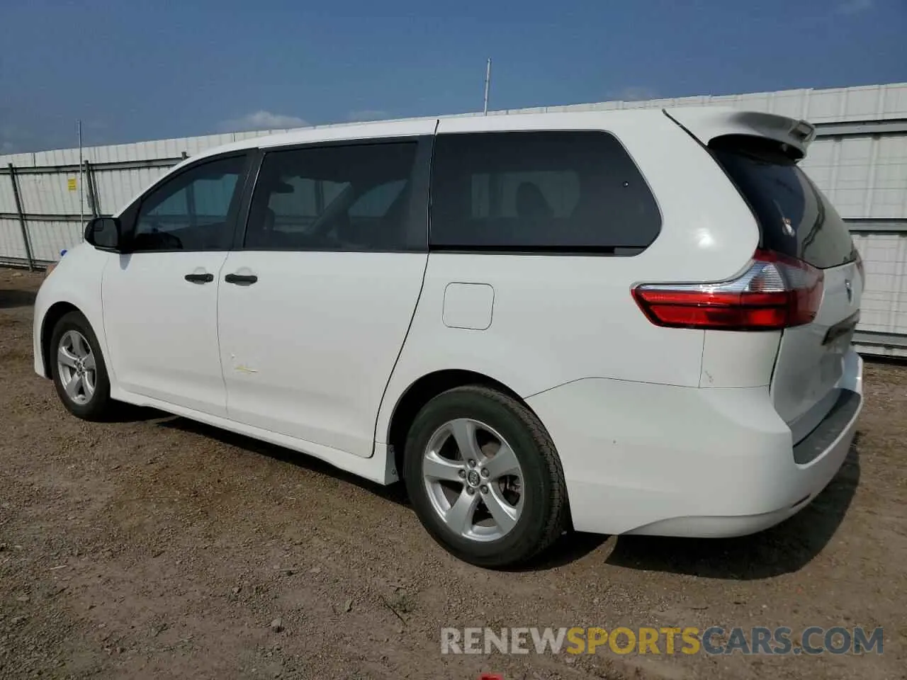 2 Photograph of a damaged car 5TDZZ3DC4KS008203 TOYOTA All Models 2019
