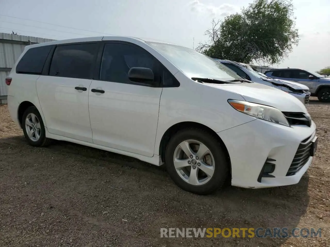 4 Photograph of a damaged car 5TDZZ3DC4KS008203 TOYOTA All Models 2019