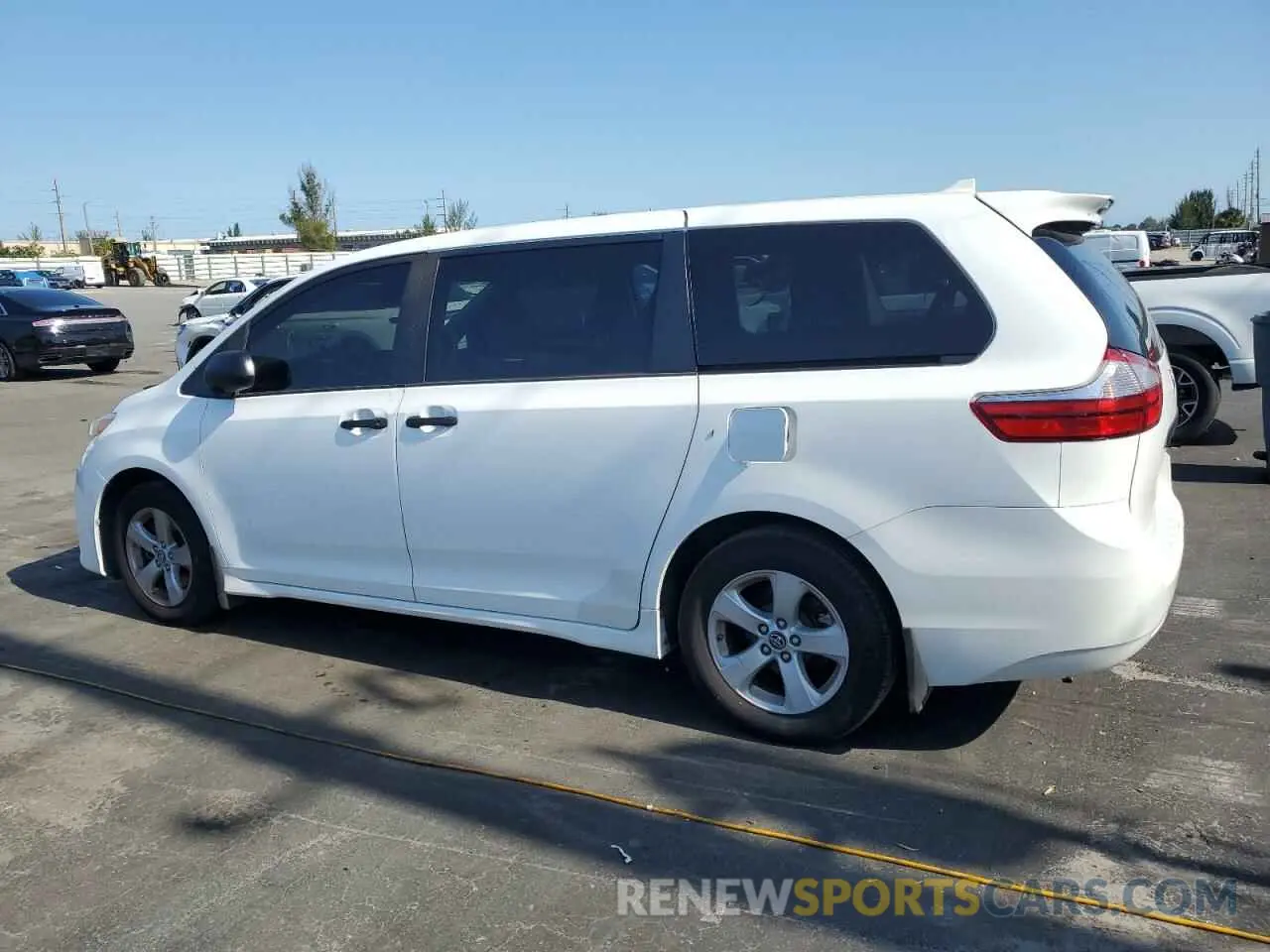 2 Photograph of a damaged car 5TDZZ3DC5KS992168 TOYOTA All Models 2019