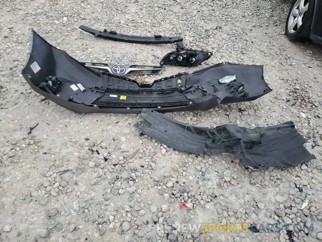 13 Photograph of a damaged car 5TDDZ3DC4LS228629 TOYOTA All Models 2020