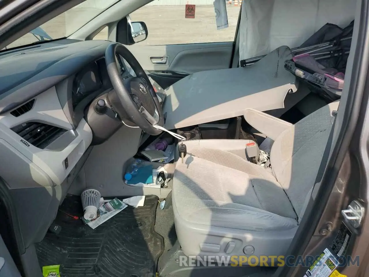 7 Photograph of a damaged car 5TDJZ3DC3LS234165 TOYOTA All Models 2020