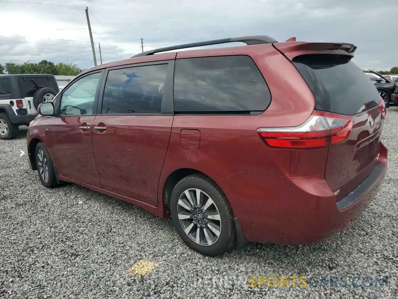 2 Photograph of a damaged car 5TDJZ3DC8LS233576 TOYOTA All Models 2020