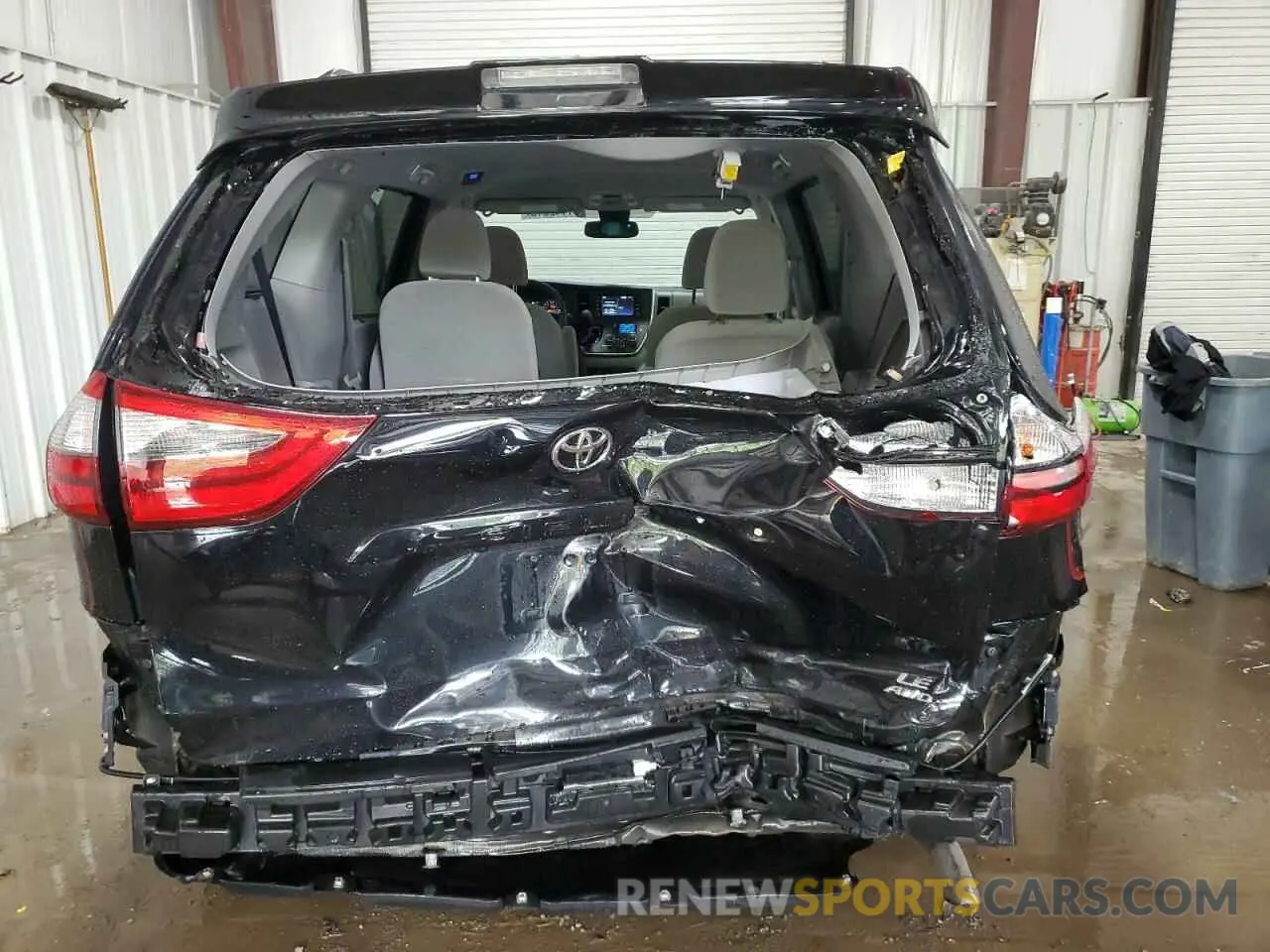 6 Photograph of a damaged car 5TDJZ3DCXLS228492 TOYOTA All Models 2020