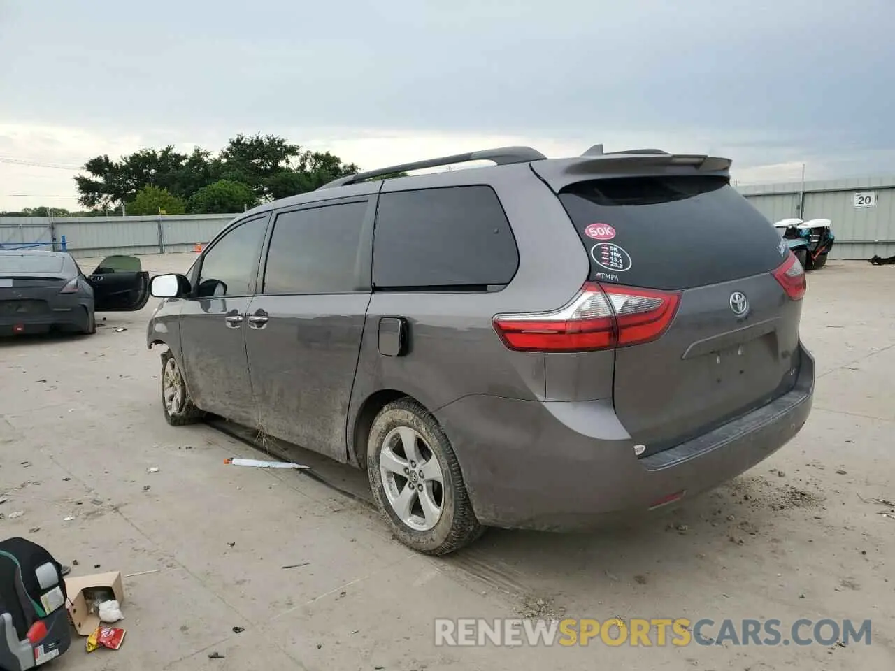 2 Photograph of a damaged car 5TDKZ3DC1LS050976 TOYOTA All Models 2020