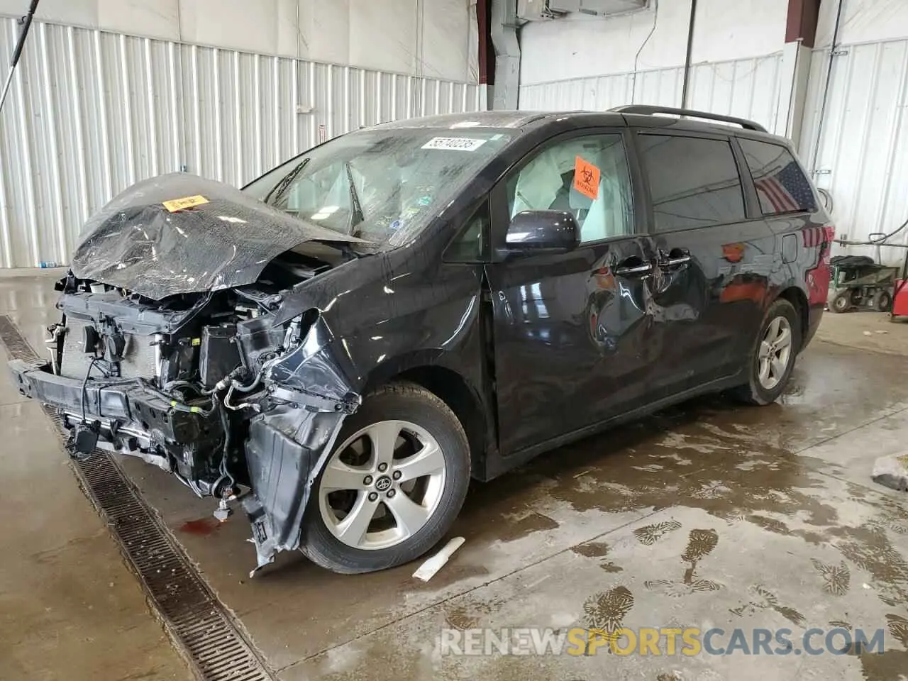 1 Photograph of a damaged car 5TDKZ3DC6LS025006 TOYOTA All Models 2020