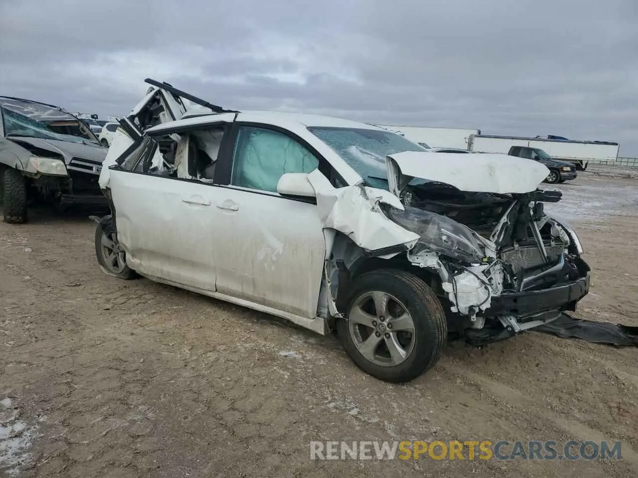 4 Photograph of a damaged car 5TDKZ3DC6LS059981 TOYOTA All Models 2020