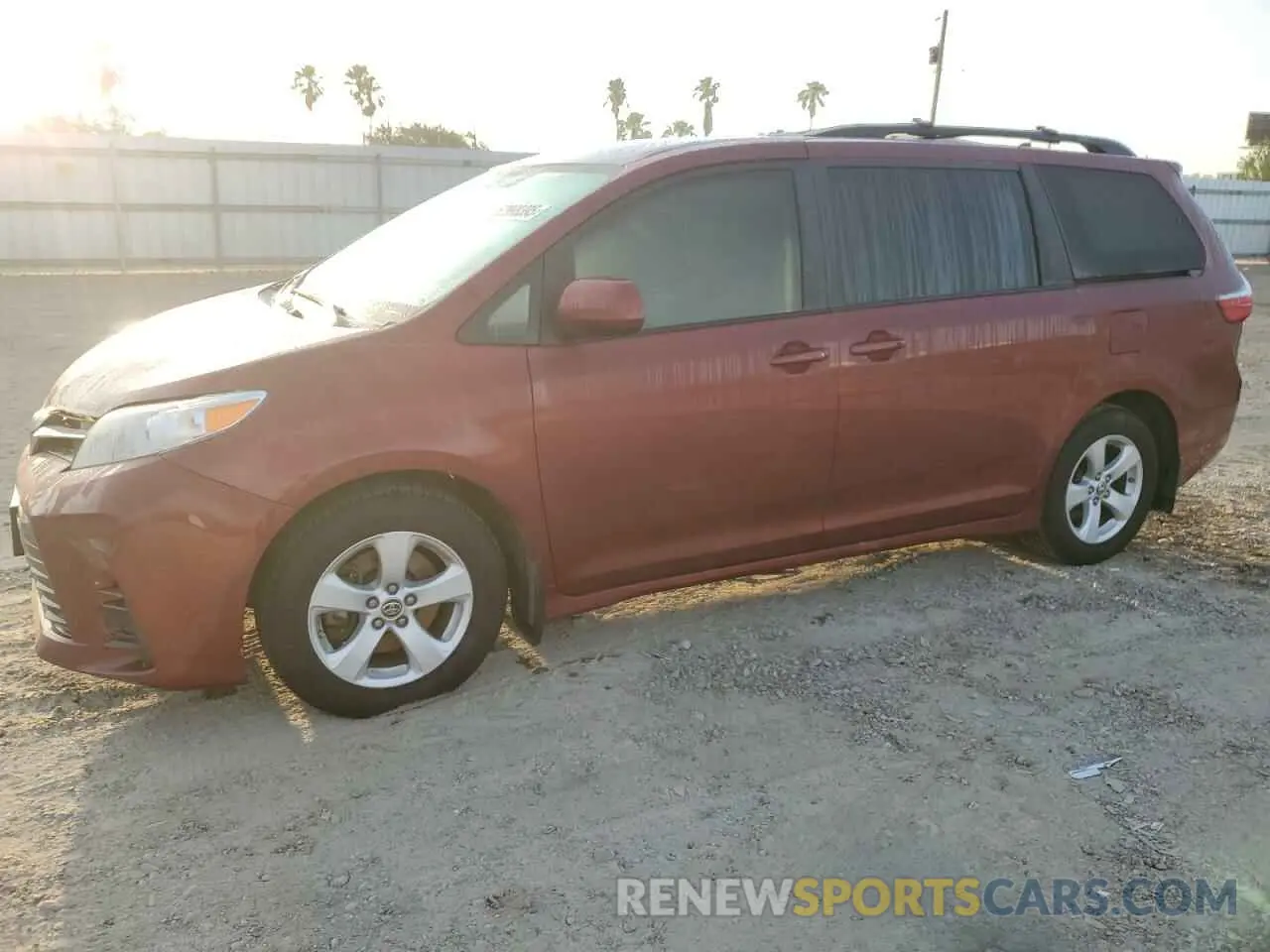 1 Photograph of a damaged car 5TDKZ3DC6LS068437 TOYOTA All Models 2020