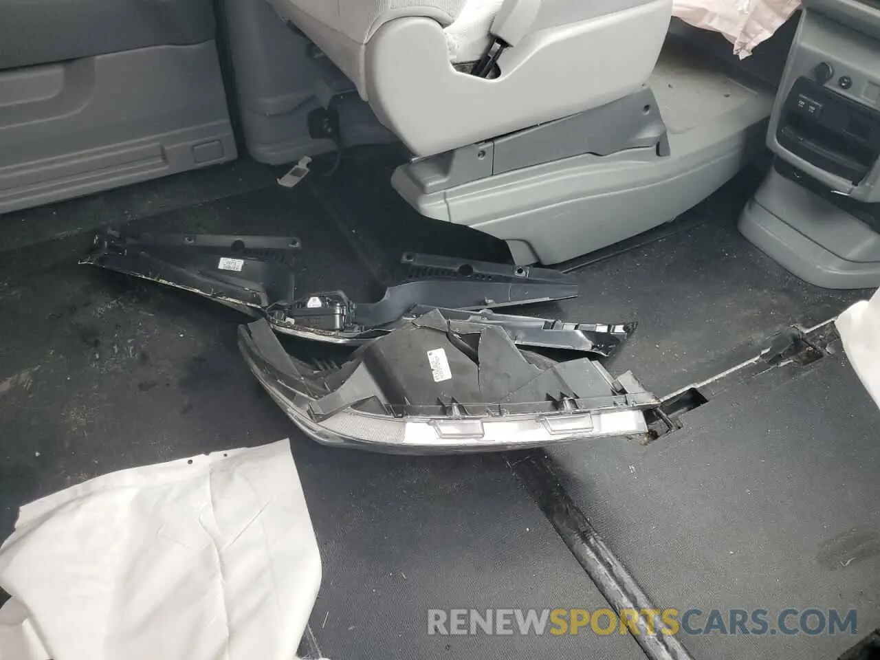 13 Photograph of a damaged car 5TDKZ3DC8LS068472 TOYOTA All Models 2020