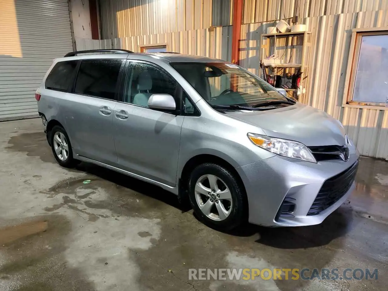 4 Photograph of a damaged car 5TDKZ3DCXLS075262 TOYOTA All Models 2020