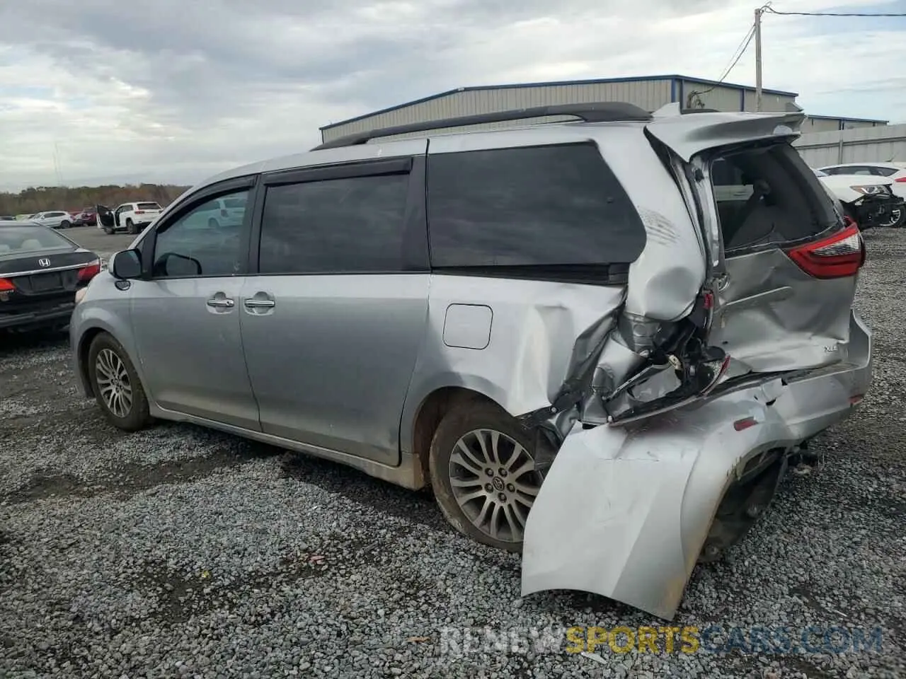 2 Photograph of a damaged car 5TDYZ3DC1LS029474 TOYOTA All Models 2020