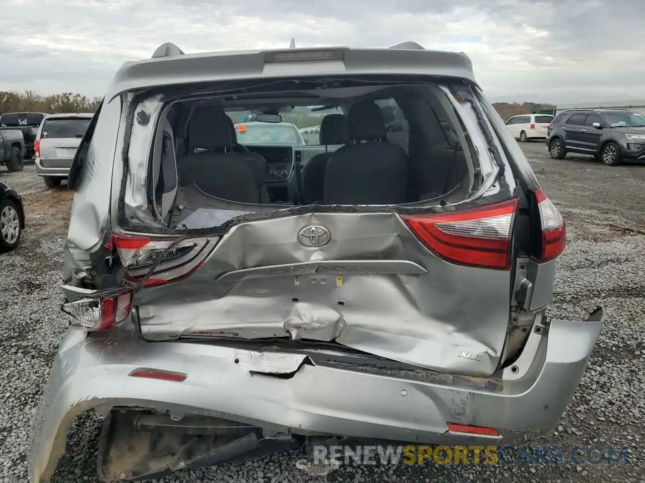 6 Photograph of a damaged car 5TDYZ3DC1LS029474 TOYOTA All Models 2020