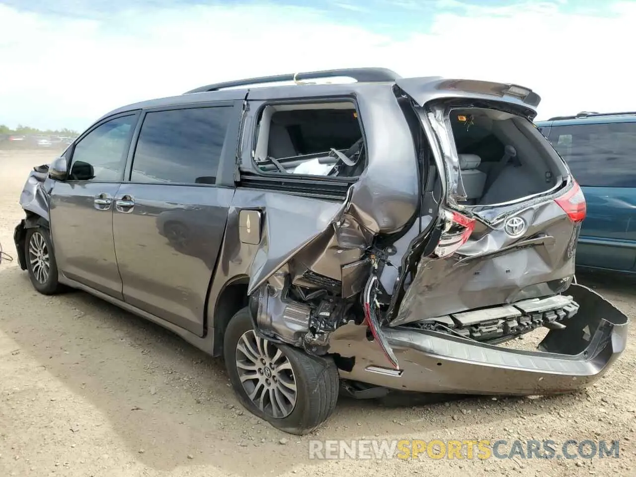 2 Photograph of a damaged car 5TDYZ3DC1LS051992 TOYOTA All Models 2020