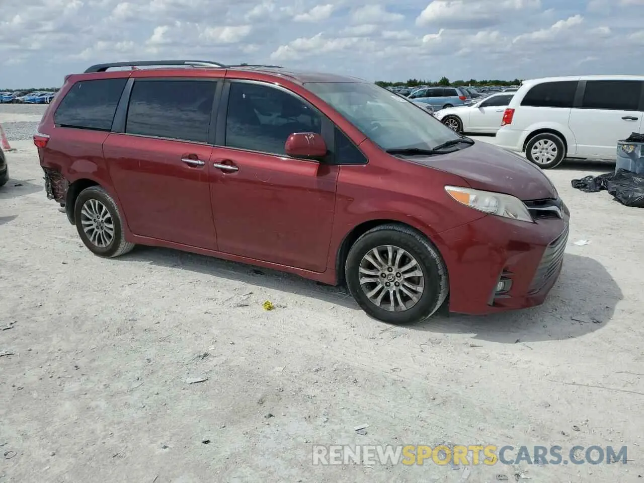 4 Photograph of a damaged car 5TDYZ3DC1LS076553 TOYOTA All Models 2020